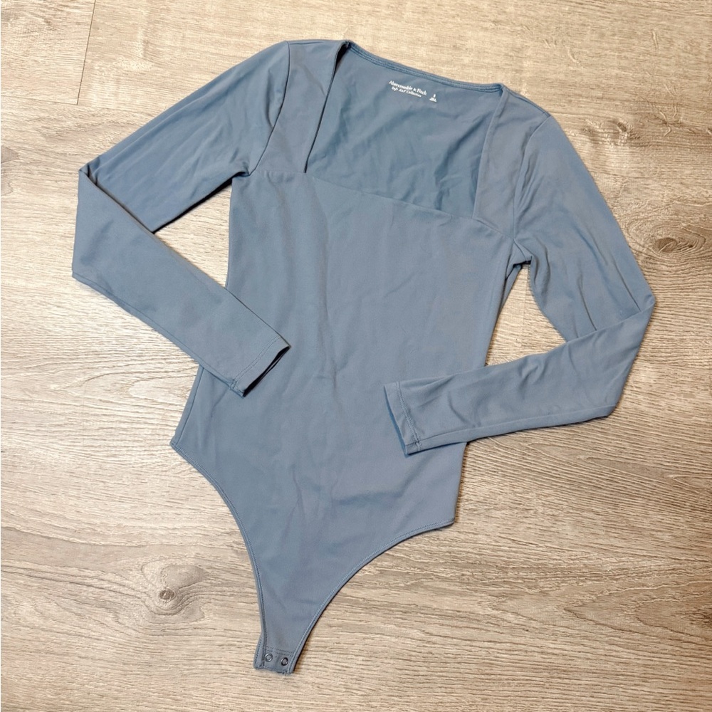 •ABERCROMBIE & FITCH• BODYSUIT